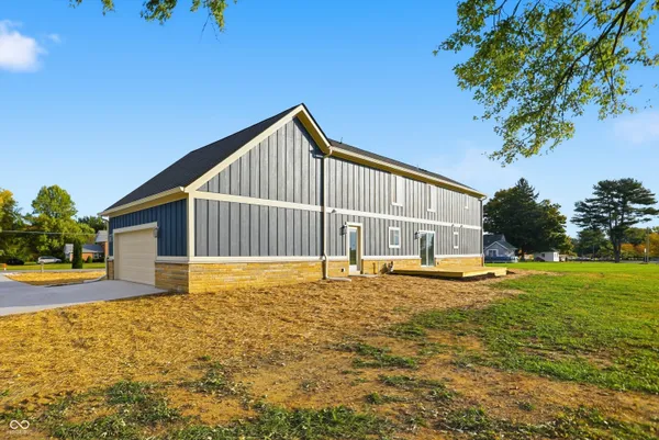 $595,000 | 731 West 600th Street North, Whiteland, IN 46184