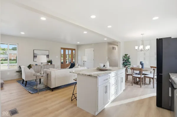 $595,000 | 731 West 600th Street North, Whiteland, IN 46184