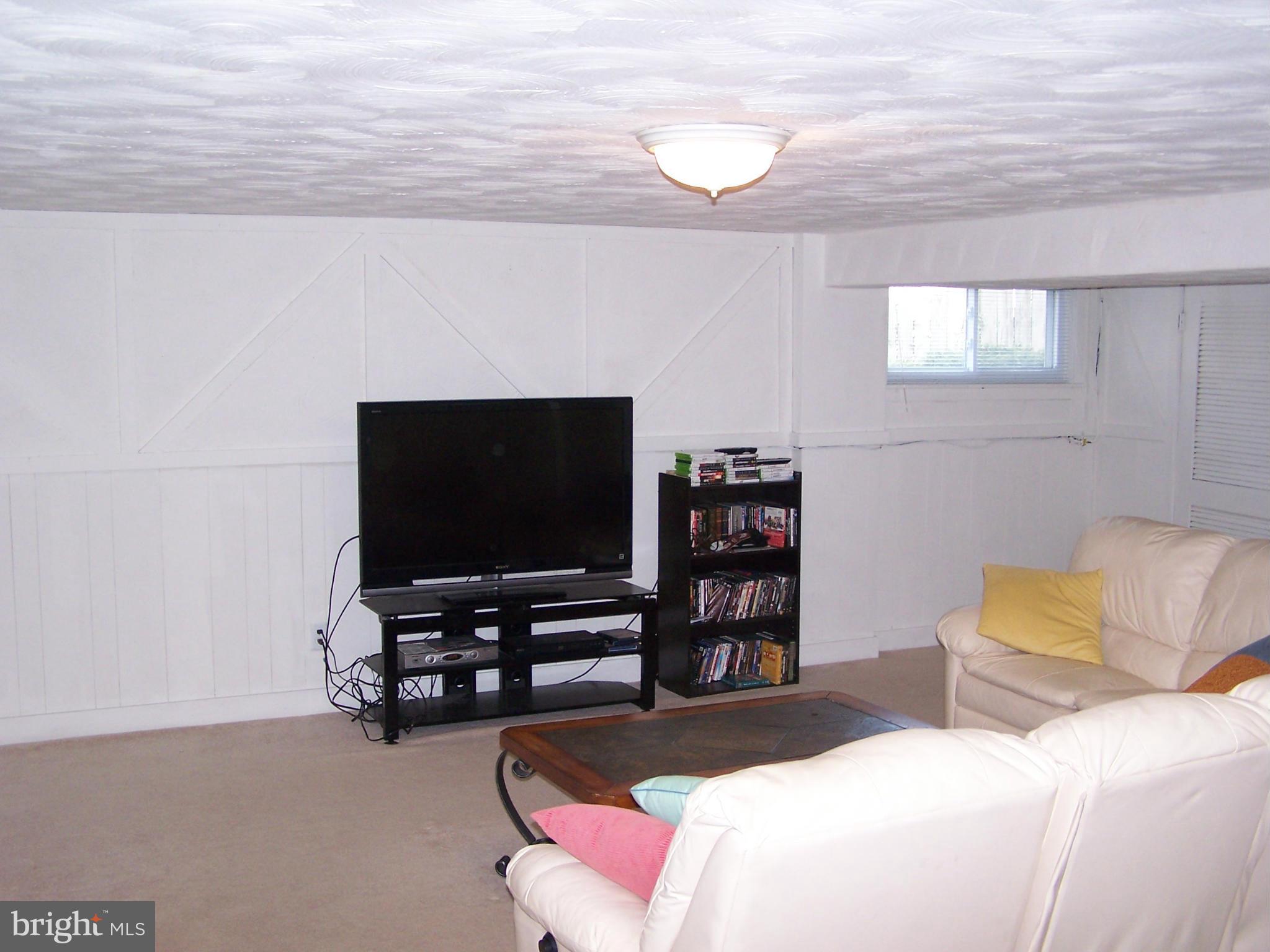 1603 Constance Street Silver Spring, MD 20902 - Photo 16 of 24 Family Room