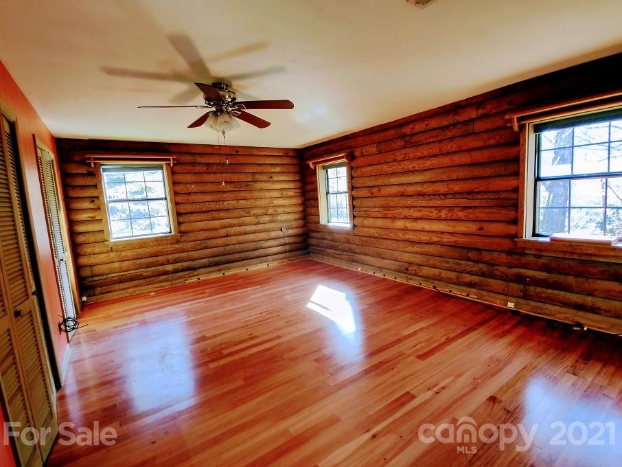 132 Turtle Creek Road Sylva, NC 28779 - Photo 5 of 13 Gallery Image 5