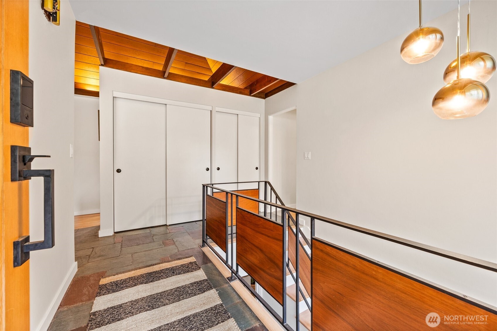 13526 Northshire Road Northwest Seattle, WA 98177 - Photo 4 of 40