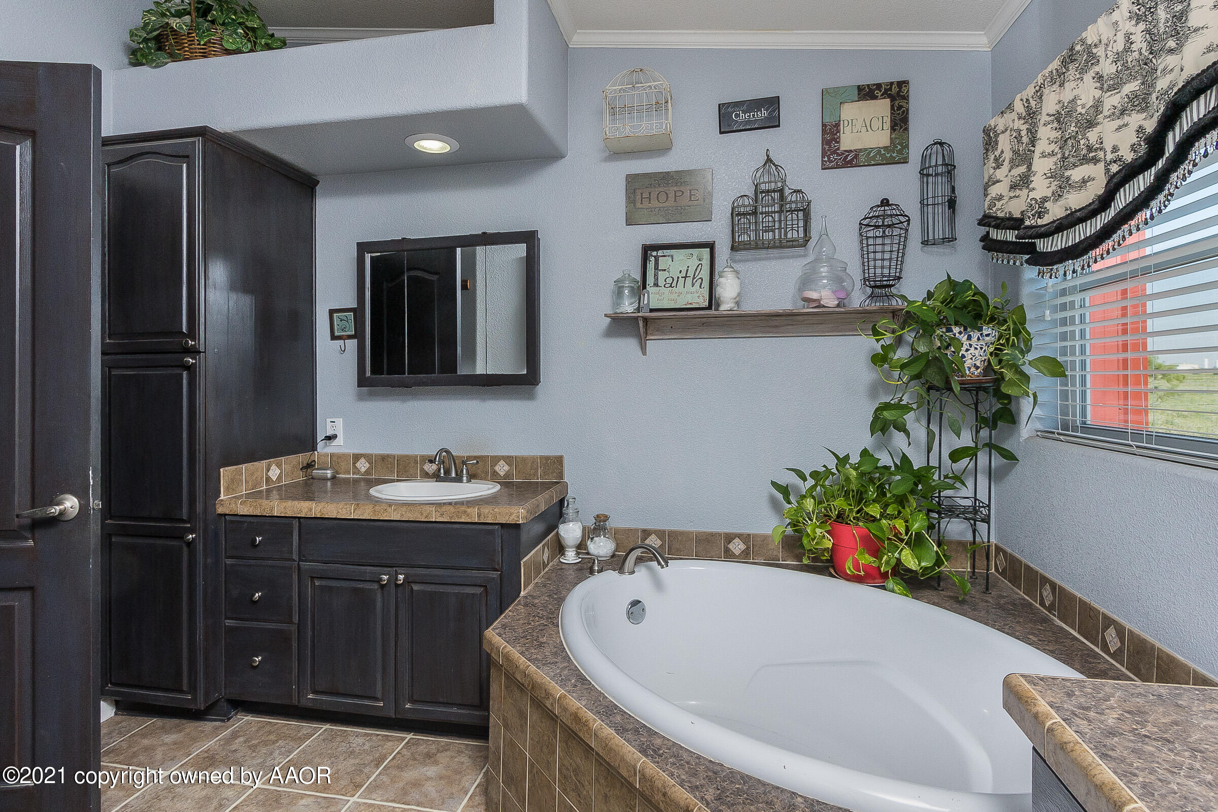 674 Plantation Road Amarillo, TX 79118 - Photo 18 of 35 018_Master Bathroom 2