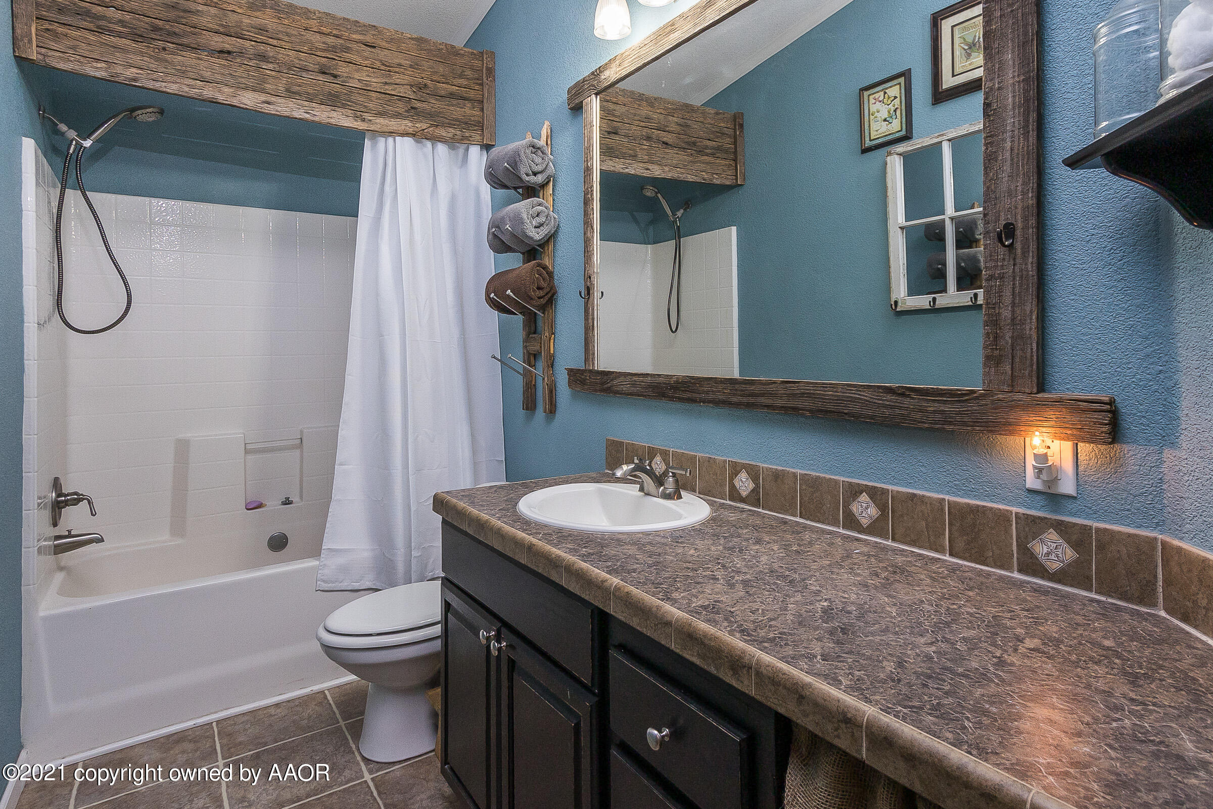 674 Plantation Road Amarillo, TX 79118 - Photo 21 of 35 021_Bathroom 2
