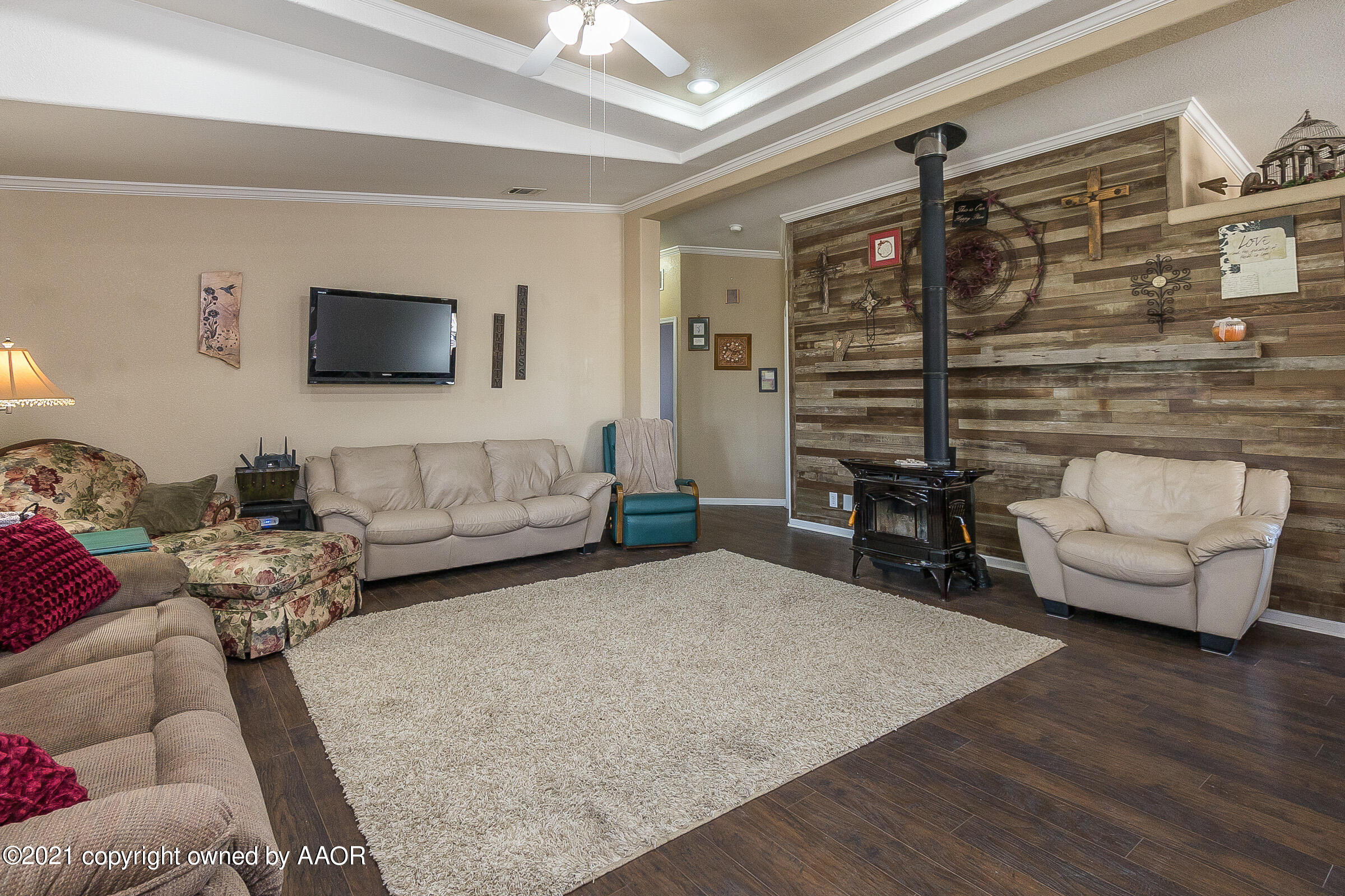 674 Plantation Road Amarillo, TX 79118 - Photo 6 of 35 006_Living Room