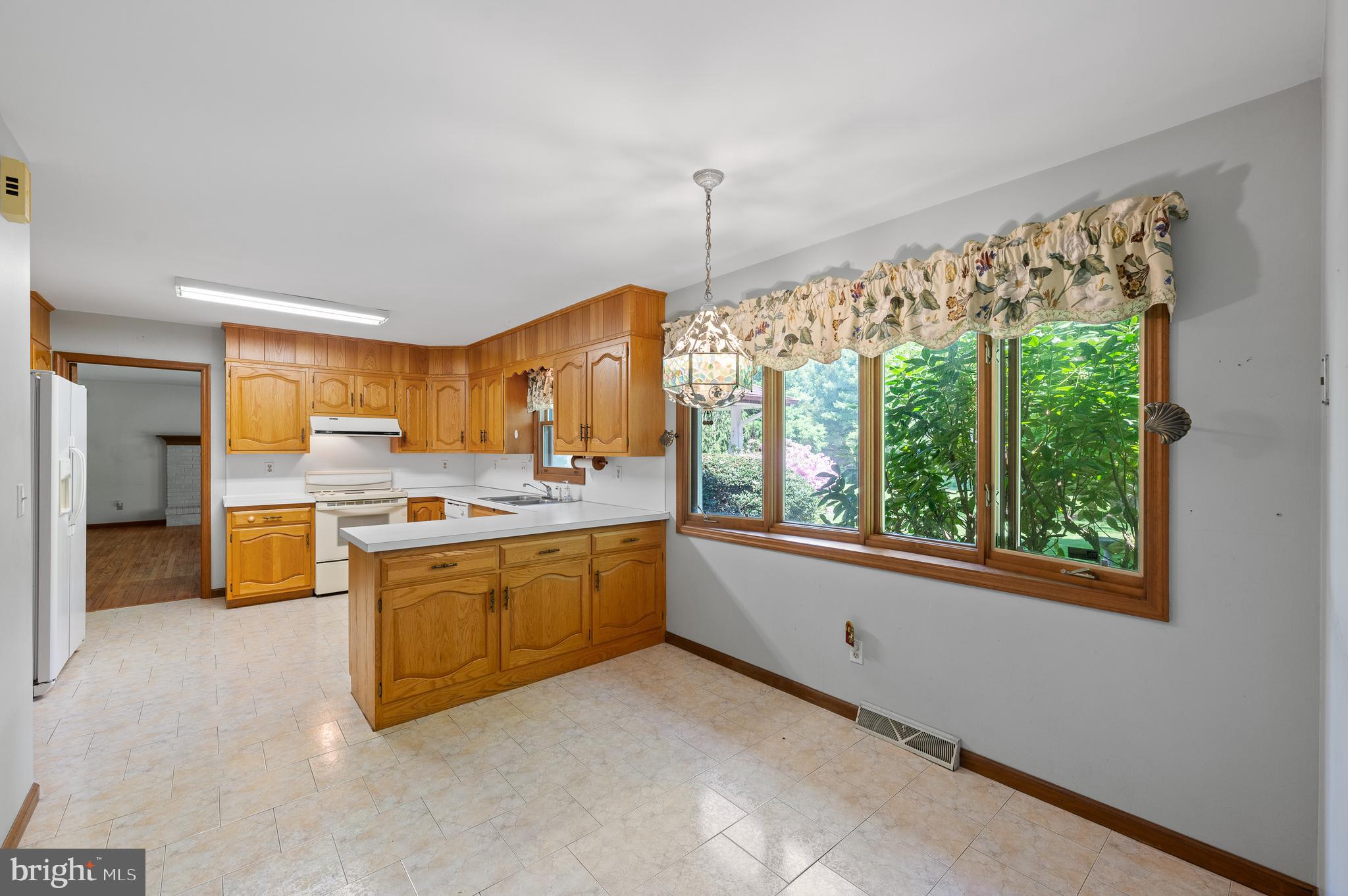 1663 Cold Spring Road Newtown Square, PA 19073 - Photo 13 of 28 Breakfast room