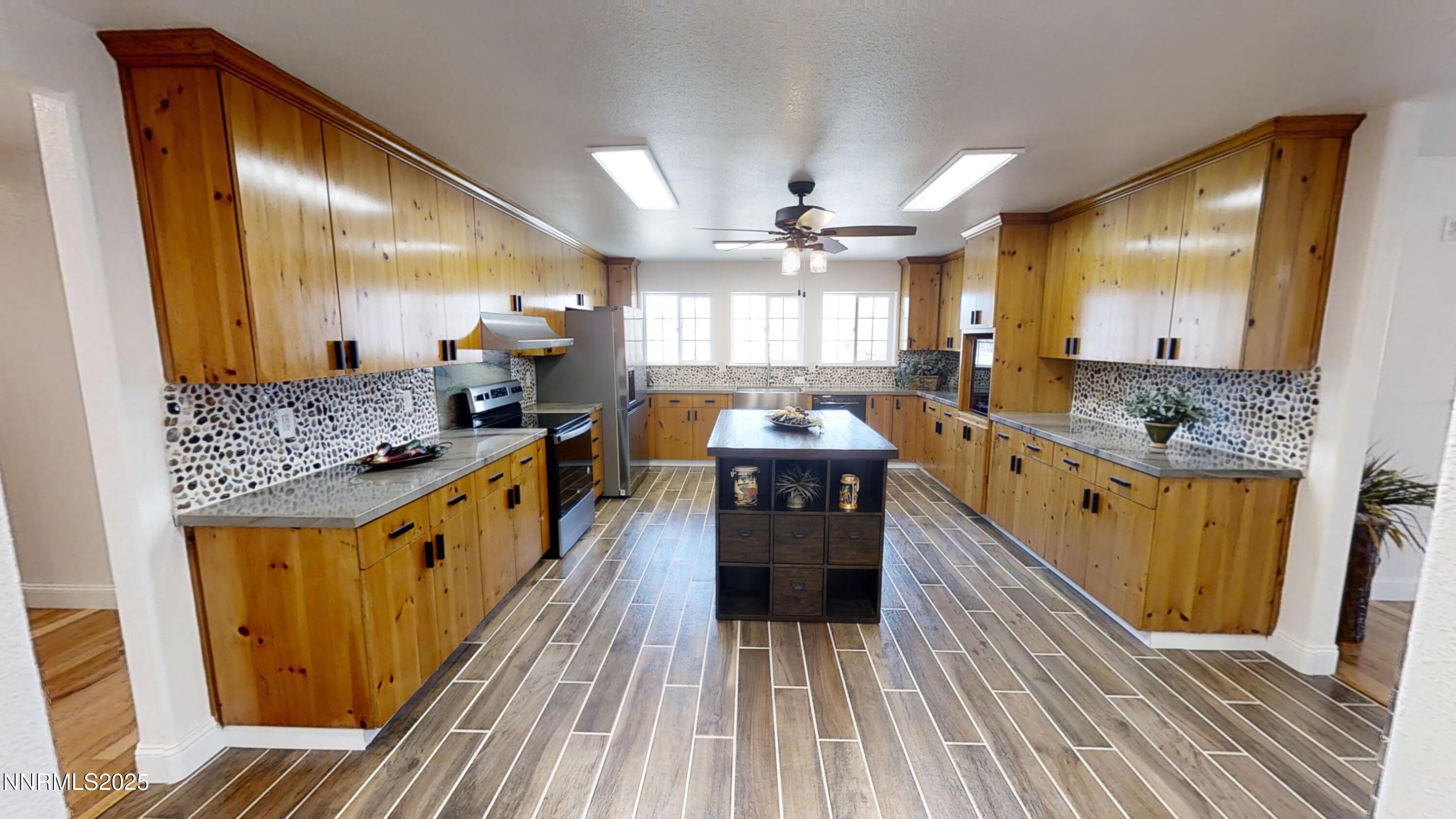 2307 Canal Road Sparks, NV 89434 - Photo 5 of 43 2307CanalRdSTANDARDRES27
