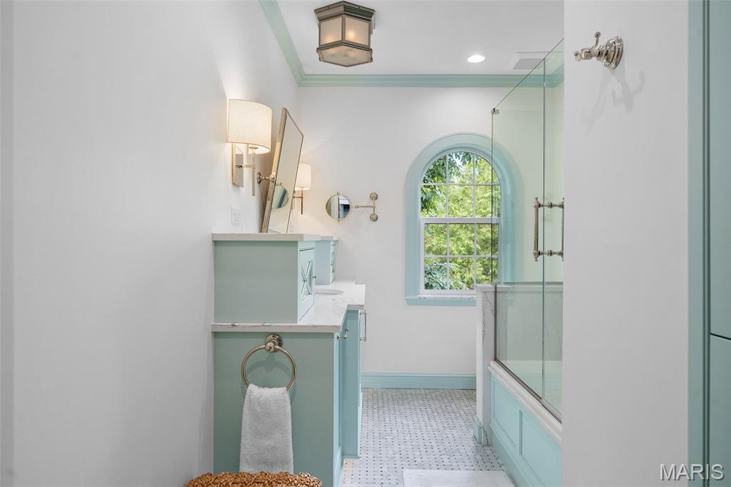 20 Picardy Lane Ladue, MO 63124 - Photo 26 of 38