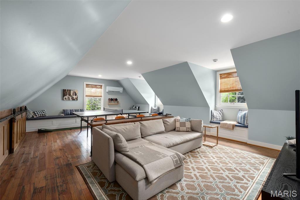 20 Picardy Lane Ladue, MO 63124 - Photo 31 of 38