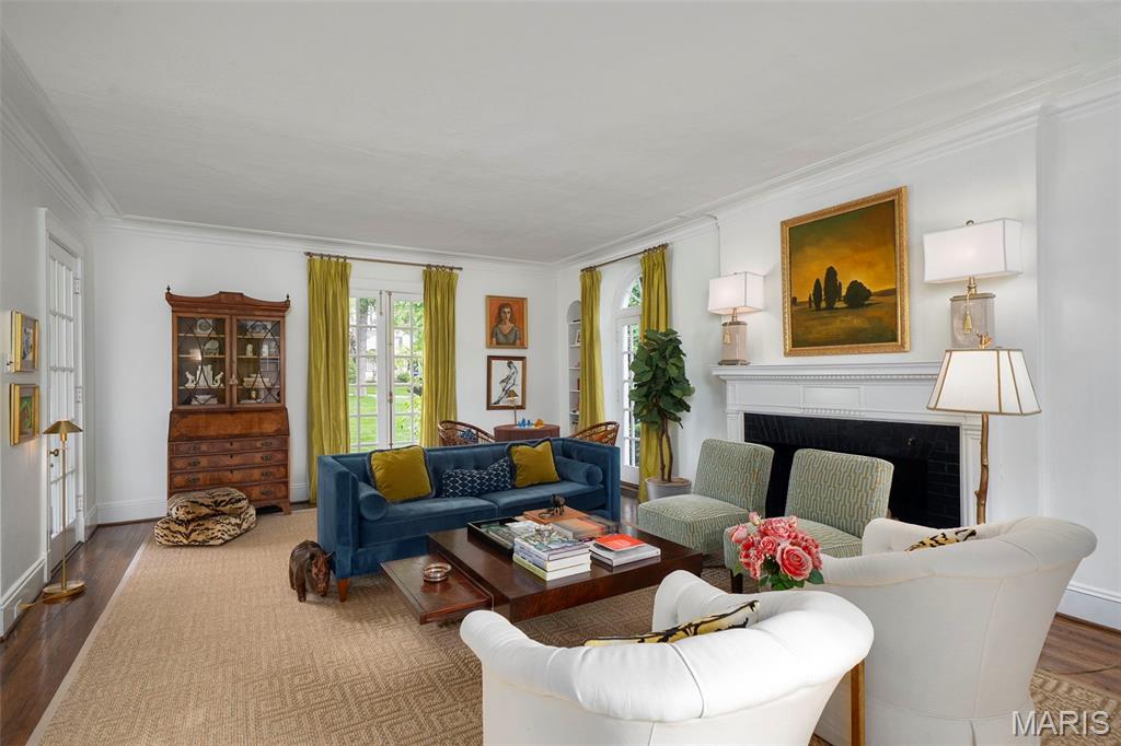 20 Picardy Lane Ladue, MO 63124 - Photo 4 of 38