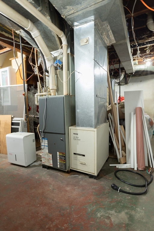 25 Beaconsfield Street Lawrence, MA 01843 - Photo 24 of 36 a view of a room with gym equipment