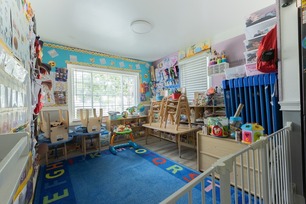 25 Beaconsfield Street Lawrence, MA 01843 - Photo 8 of 36