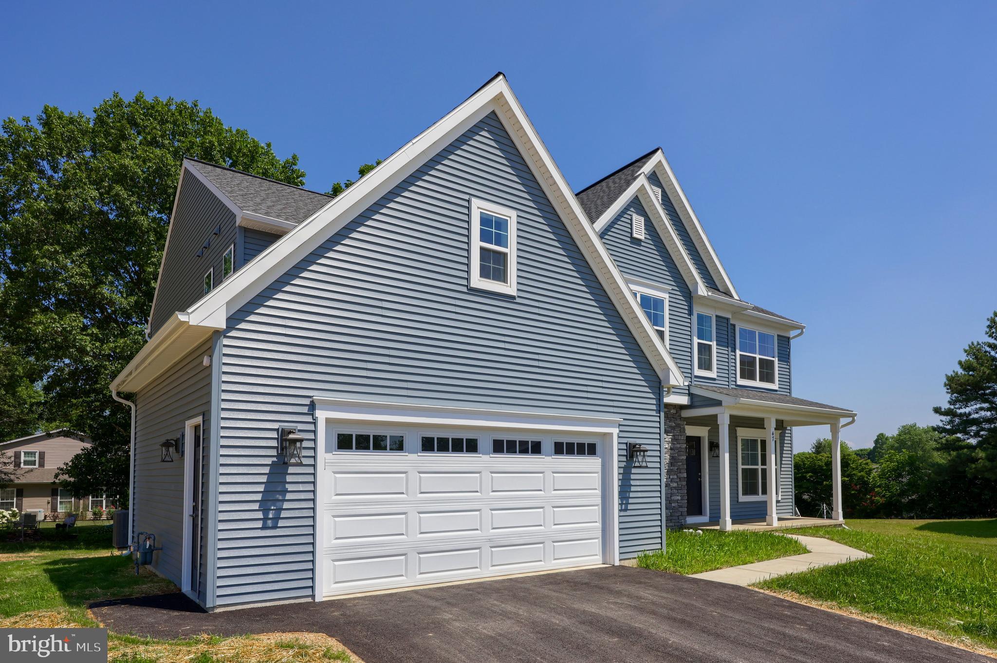 47 Vista Court Lititz, PA 17543 - Photo 5 of 65 Oversized 2 car garage