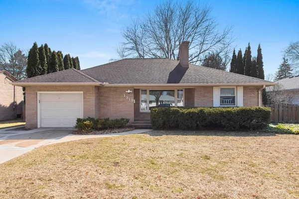 $289,900 | 1319 Oregon Street, Green Bay, WI 54303