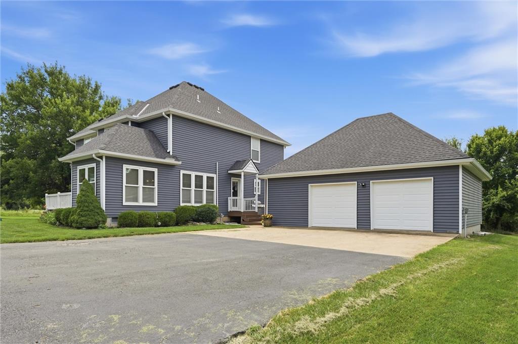 25290 Quivira Road Louisburg, KS 66053 - Photo 2 of 41