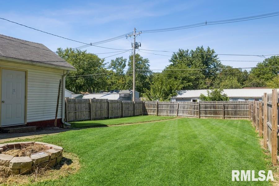 3026 Cleveland Street Clinton, IA 52732 - Photo 28 of 30 Gallery Image 28
