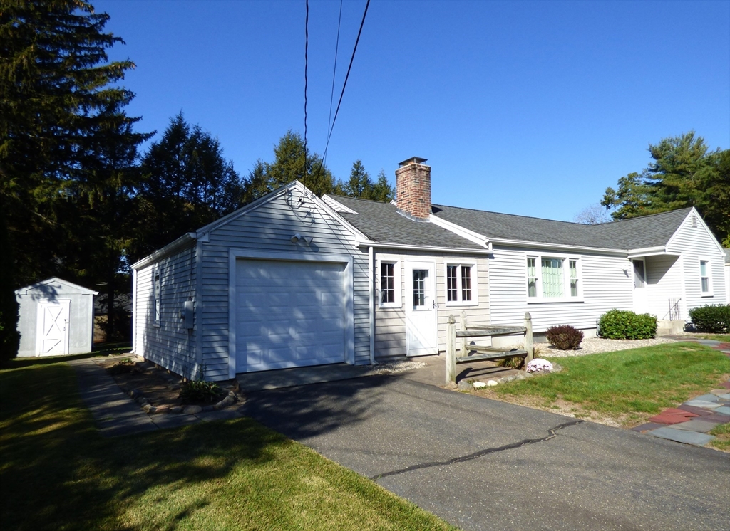 96 Winding Lane Springfield, MA 01118 - Photo 4 of 29 Gallery Image 4