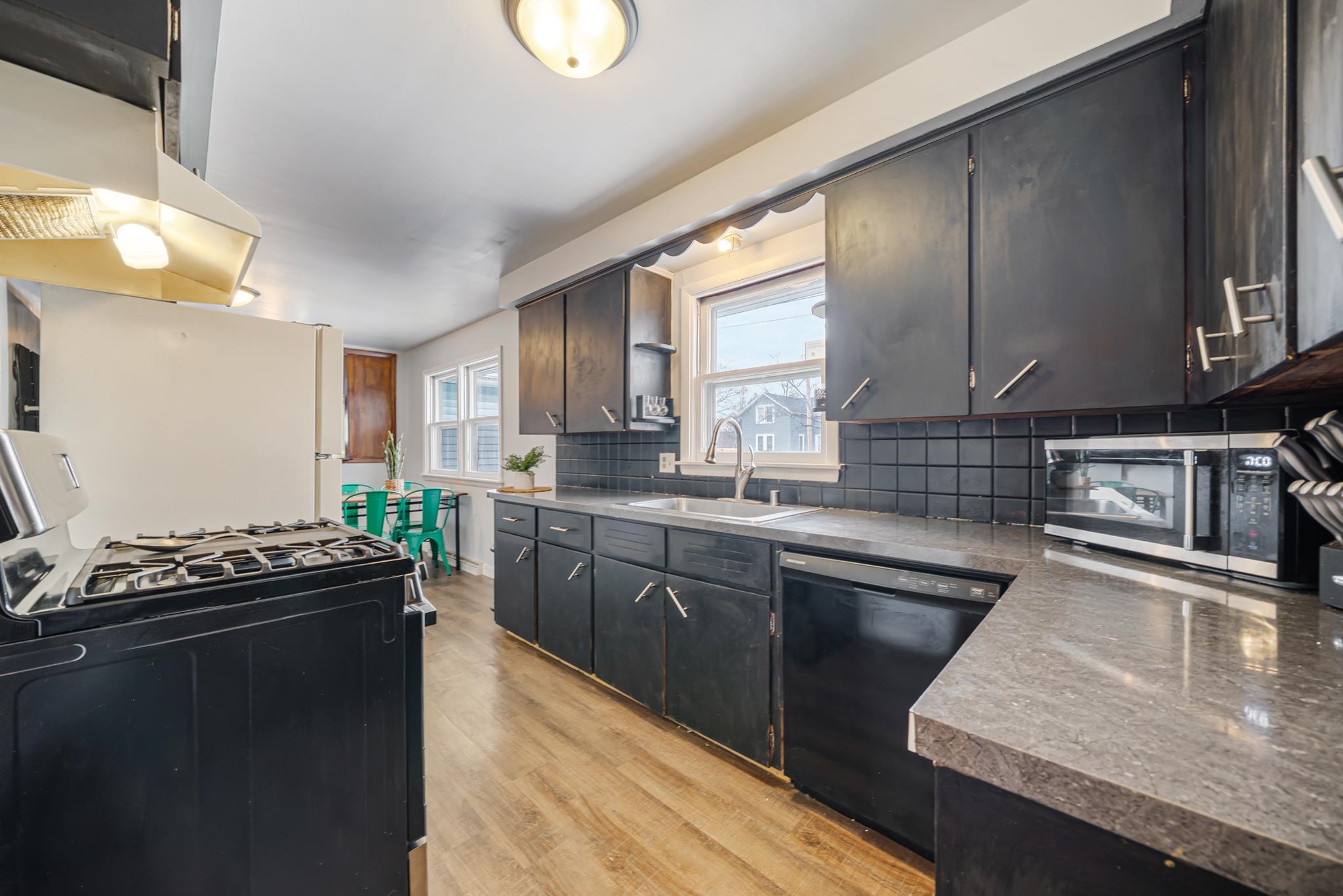 407 East Calumet Street Appleton, WI 54915 - Photo 11 of 33