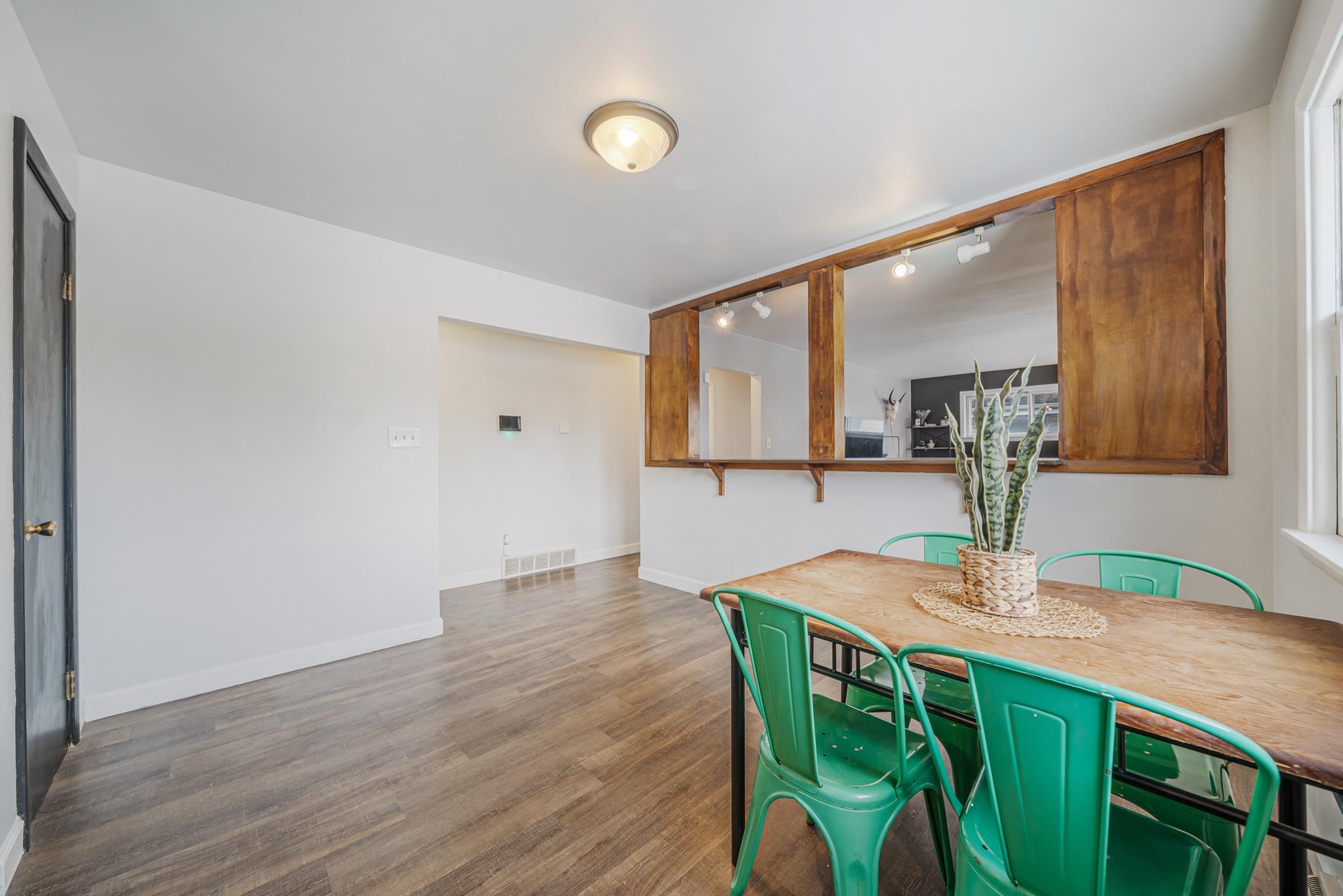 407 East Calumet Street Appleton, WI 54915 - Photo 9 of 33