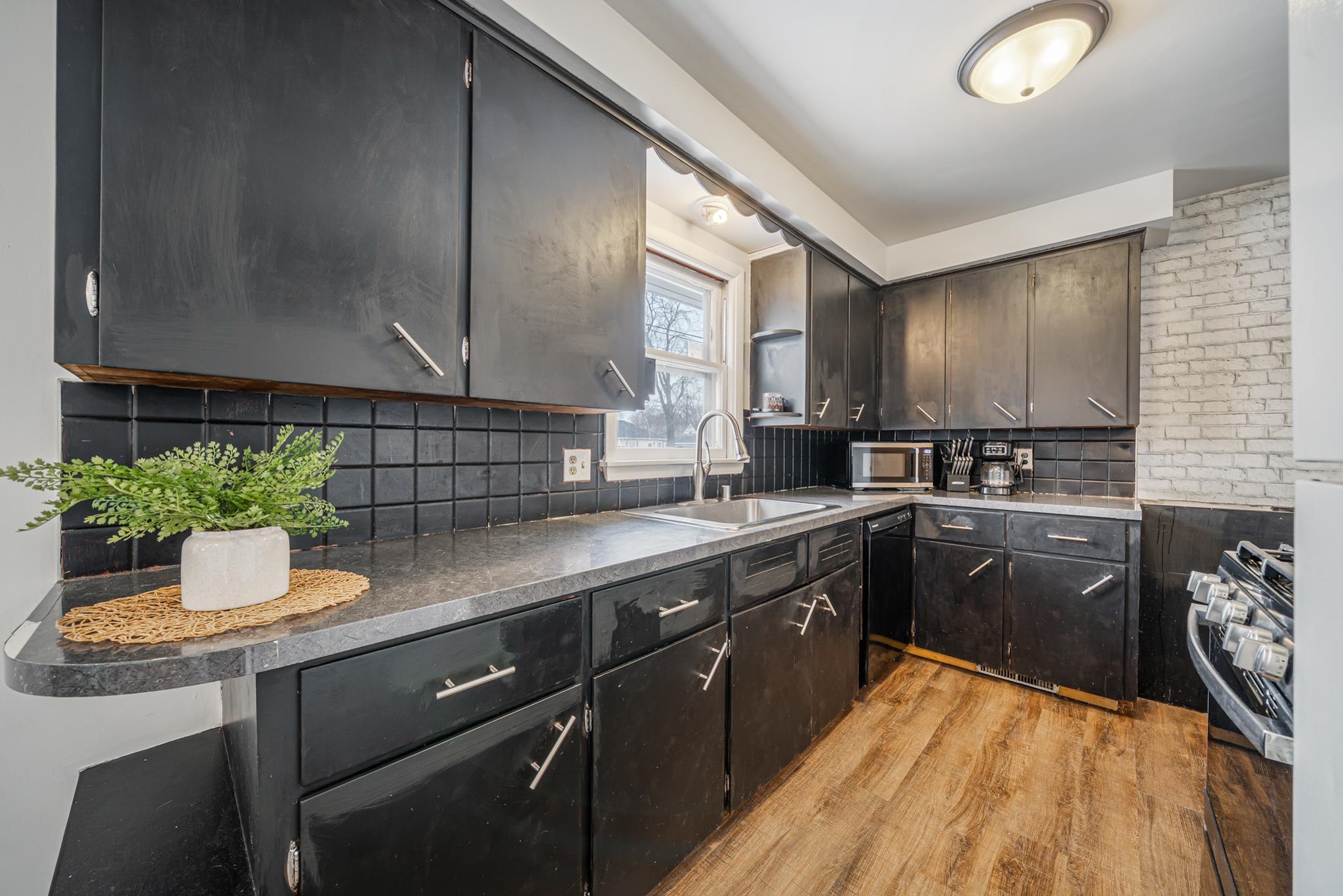 407 East Calumet Street Appleton, WI 54915 - Photo 10 of 33