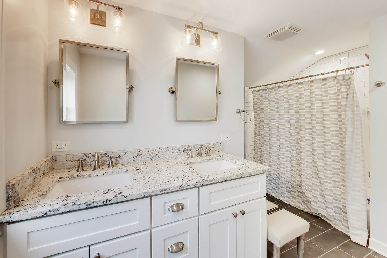 283 Bartram Road Riverside, IL 60546 - Photo 32 of 43