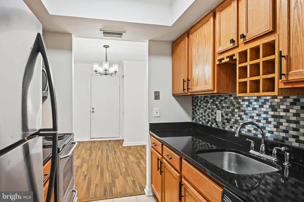 $2,000 | 14905 Rydell Road, Unit 202, Centreville, VA 20121