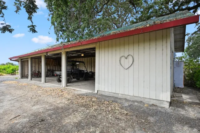 $2,200,000 | 5301 Highway 128, Geyserville, CA 95441