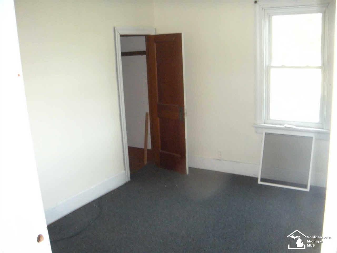 6842 Crabb Road Temperance, MI 48182 - Photo 8 of 13 21133743-7.JPG