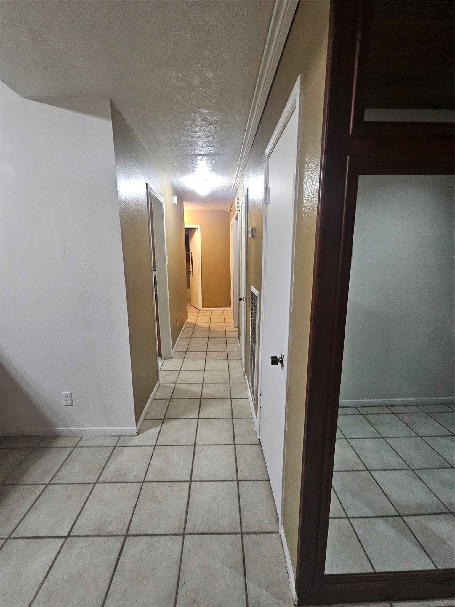 4011 Alshire Drive Spring, TX 77373 - Photo 11 of 37 enterence to corrido view