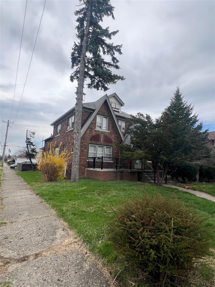 17303 Runyon Street Detroit, MI 48234 - Photo 2 of 27
