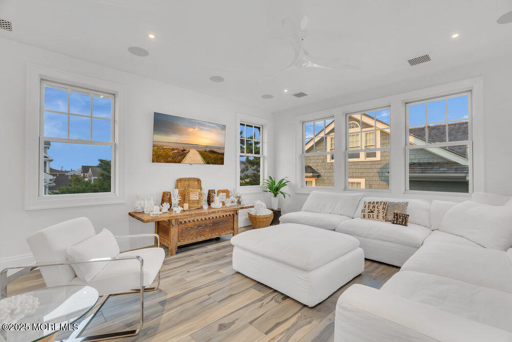 985 North Ocean Avenue Mantoloking, NJ 08738 - Photo 20 of 163 172_141_038_dsc00191