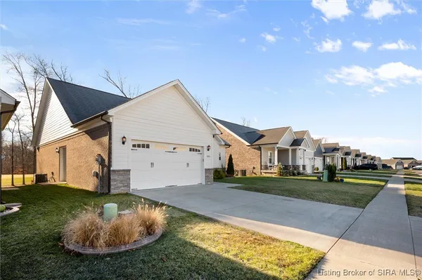 $431,500 | 2021 Prestwick Place, Henryville, IN 47126