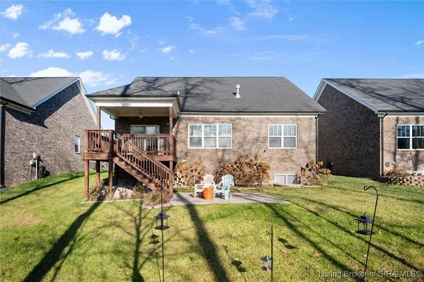 $431,500 | 2021 Prestwick Place, Henryville, IN 47126