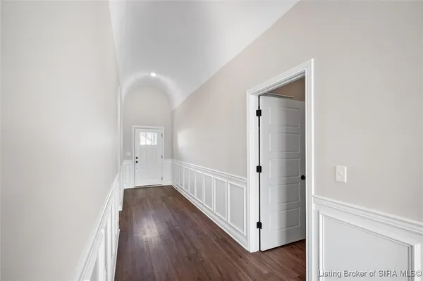 $431,500 | 2021 Prestwick Place, Henryville, IN 47126