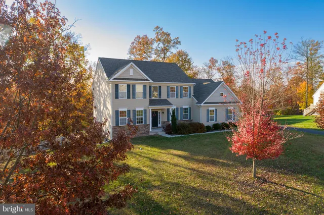 $725,000 | 5933 Woodridge Drive, Green Lane, PA 18054