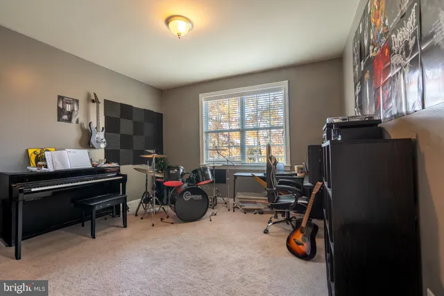 $725,000 | 5933 Woodridge Drive, Green Lane, PA 18054