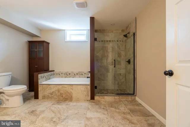 $725,000 | 5933 Woodridge Drive, Green Lane, PA 18054