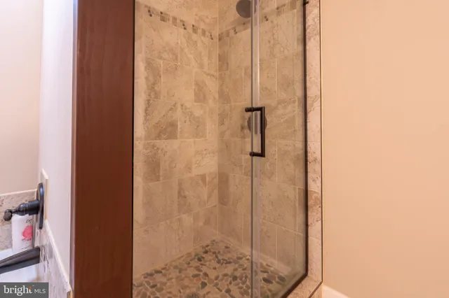 $725,000 | 5933 Woodridge Drive, Green Lane, PA 18054