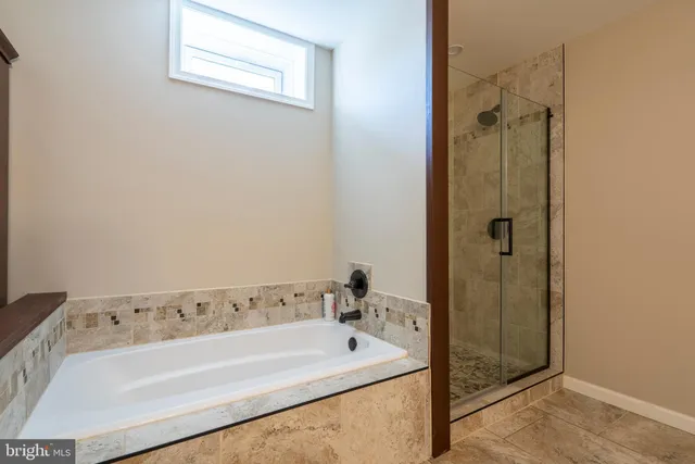 $725,000 | 5933 Woodridge Drive, Green Lane, PA 18054