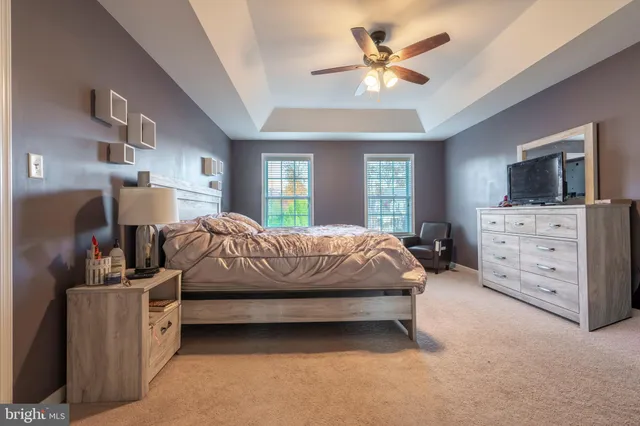 $725,000 | 5933 Woodridge Drive, Green Lane, PA 18054