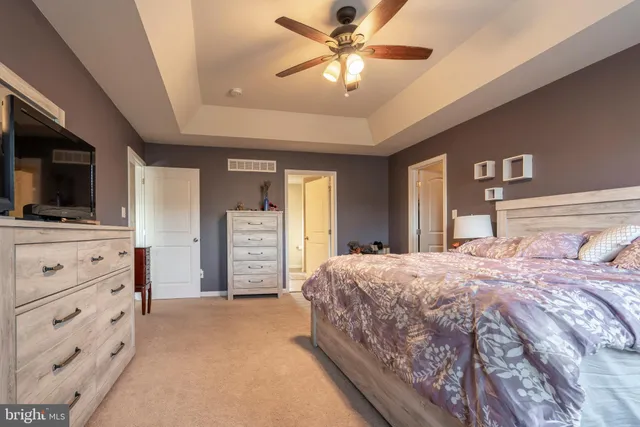 $725,000 | 5933 Woodridge Drive, Green Lane, PA 18054