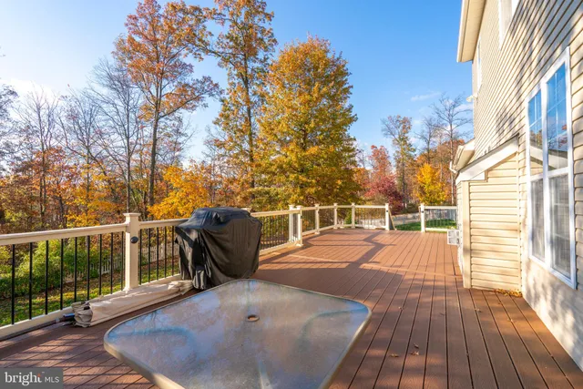 $725,000 | 5933 Woodridge Drive, Green Lane, PA 18054