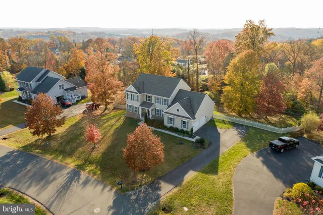 $725,000 | 5933 Woodridge Drive, Green Lane, PA 18054