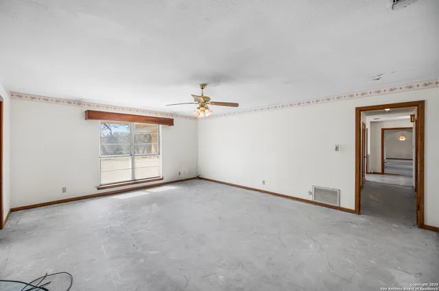 $900,000 | 0 Fm 2200, Devine, TX 78016