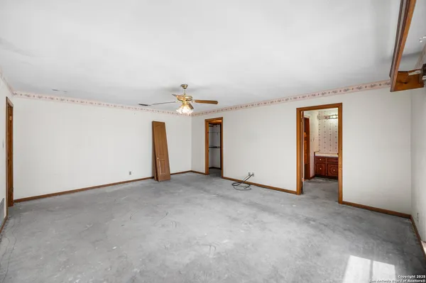 $900,000 | 0 Fm 2200, Devine, TX 78016