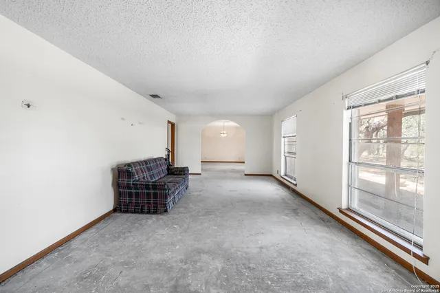 $900,000 | 0 Fm 2200, Devine, TX 78016