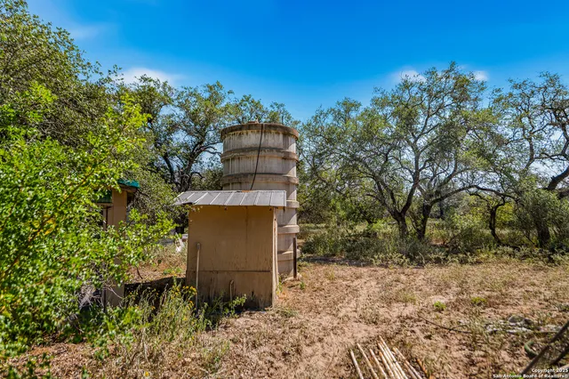 $900,000 | 0 Fm 2200, Devine, TX 78016