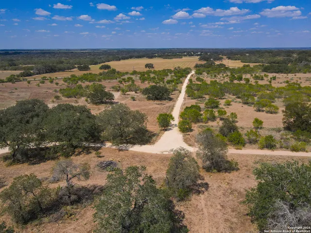 $900,000 | 0 Fm 2200, Devine, TX 78016