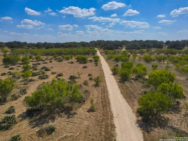 $900,000 | 0 Fm 2200, Devine, TX 78016