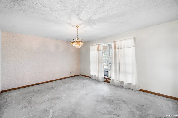 $900,000 | 0 Fm 2200, Devine, TX 78016