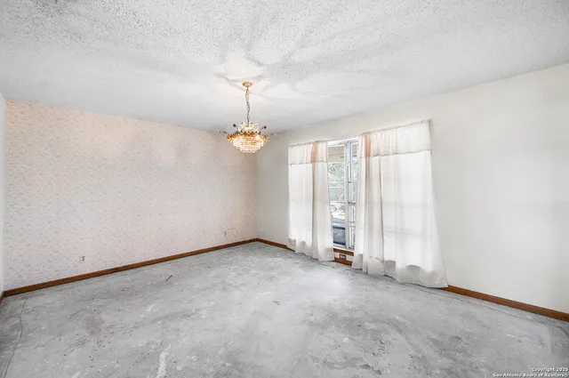 $900,000 | 0 Fm 2200, Devine, TX 78016